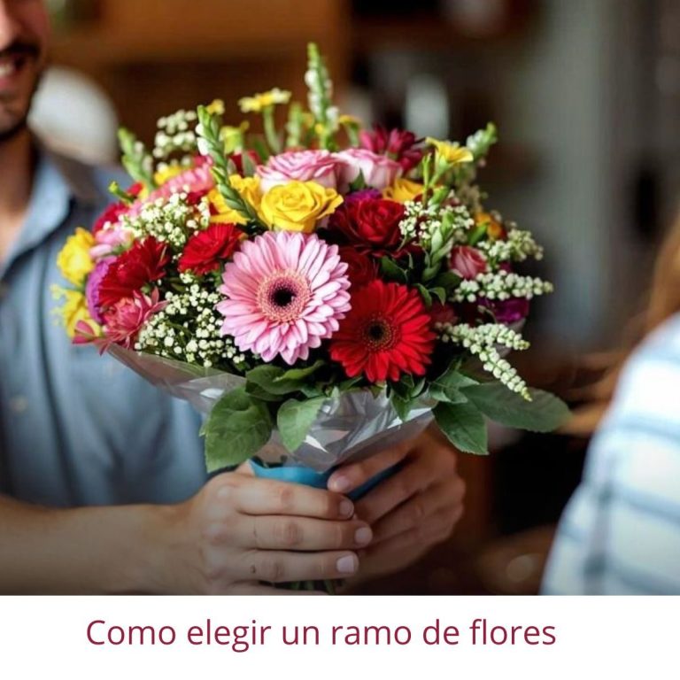 Como elegir un ramo de flores Persona entregando ramo de flores variadas