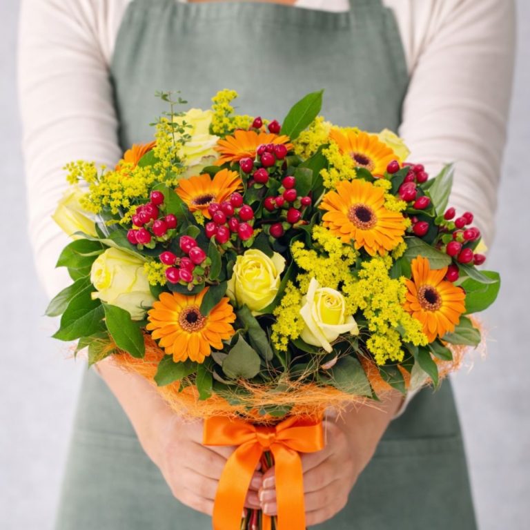Ramo de flores variado Ramo de flores variado en tonos naranja y amarillo